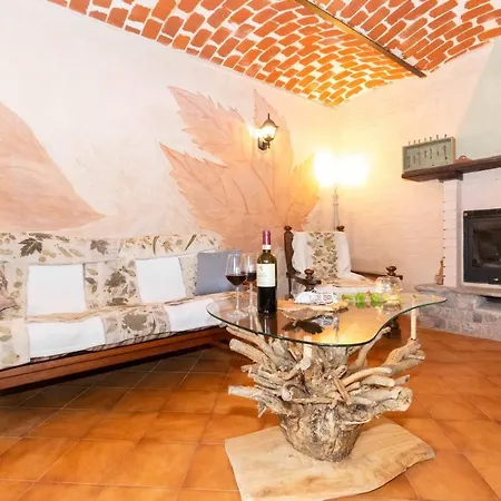 Holiday home Casa Delle Foglie Sussurranti